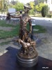 statueta monumentala de bronz,semnata