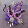 Brosa placata cu aur alb 18 K si aplicatii de cristale Swarovski, model buchetel