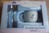 REDUS -50%!Set cadou bebelusi/baieti, cu un bol mic -cana cu doua manere si set tacam:furculita si lingura,DIN UK,ALBASTRU  LITTLE PRINCE