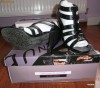 sandale noi din colectia Cindy Crawford by 5th Avenue , piele interior-exterior