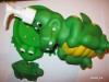 Set  pt baie:Rezervor/flacon cu pumpa+sapuniera/suport pt sapun+perie pentru unghii pentru copii,NOU din Ungaria,varsta 3 ani,VERDE:Crocodil+broasca