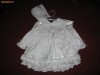 Costum botez fetita alb plusat : rochie, botosei, caciulita, NOU