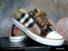 TENESI/ADIDASI BURBERRY LA SUPER PRET!!!!!!!!!!!!