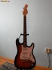 Chitara electrica model Stratocaster ( + amplificator , cablu , husa si 2 pene )