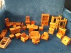 Set piese mobilier jucarie, in jur de 30buc. (de dormitor, living, baie, bucatarie, etc..)