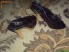 sandale noi marime 35 lacuite cu toc si talpa lemn.. 50 ron