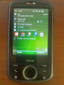Telefon Asus P320 + card 2GB (soft navigatie) + incarcator + husa foto