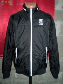 JACHETA PULL BEAR primavara BARBATI   S foto