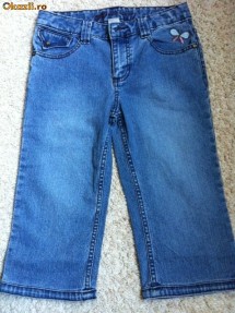 PANTALONI DE BLUGI SCURTI FETE 10-12 ANI CU BRODERIE foto