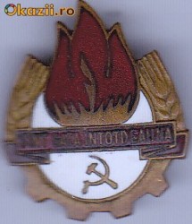 Insigna pionier Sunt Gata Intodeauna foto