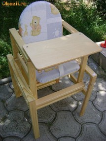 Scaun de masa din lemn foto