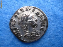 DENAR ROMAN CU JULIA SOAEMIAS, NUMI SUBAERATI foto