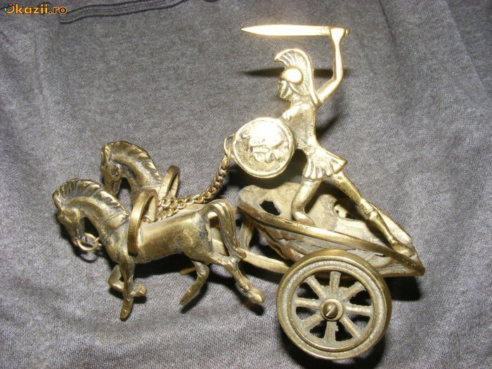 CAR DE LUPTA ,ANTIC,MASIV foto mare