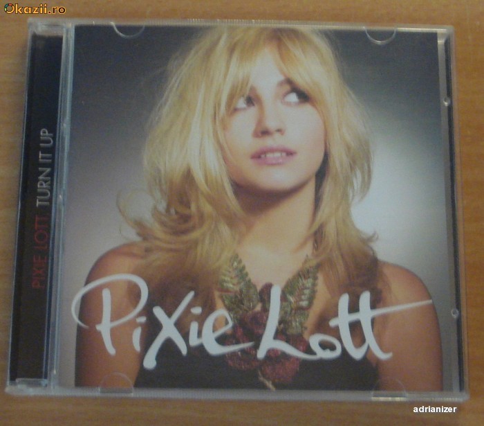 Pixie Lott - Turn It Up foto mare