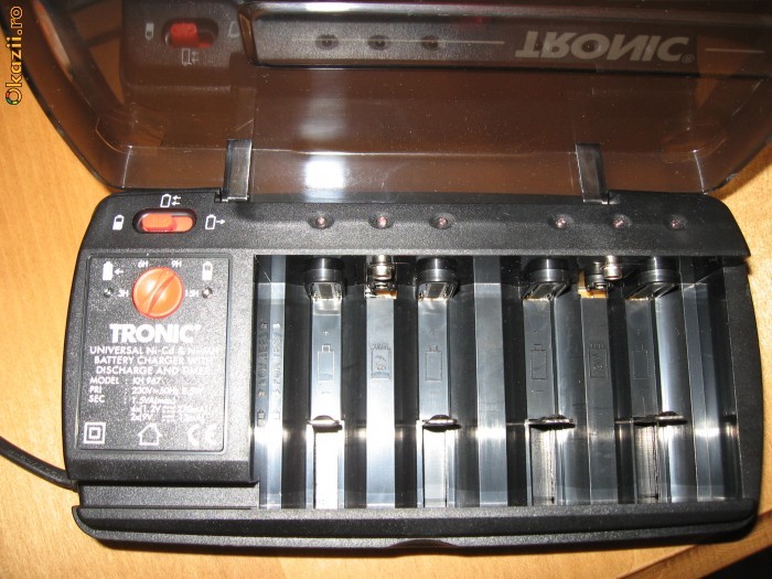 Incarcator universal acumulatori Tronic KH 967 foto mare
