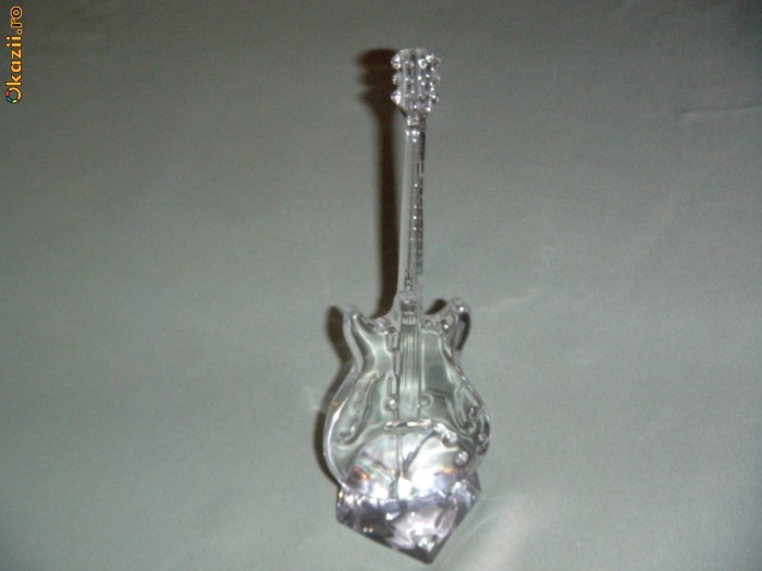 CHITARA CRISTAL VAL SAINT LAMBERT foto mare