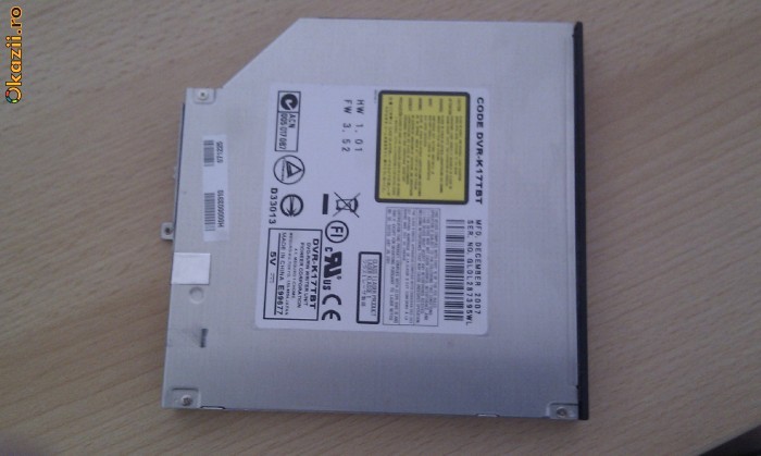 dvd rw laptop Toshiba Satelite L40-14B foto mare