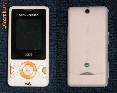 Sony-Ericsson W205 Walkman + Card Micro M2 2GB, Micro-M2 USB reader, M2 adapter foto mare
