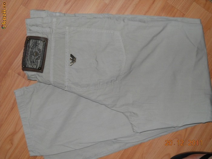 Pantaloni Armani la doar 40 ron foto mare