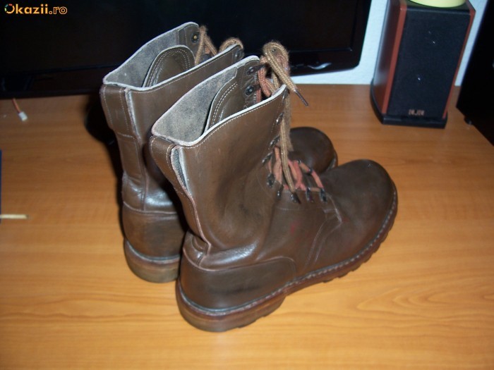 BOCANCI MILITARI ,DIN PIELE, MARIMEA 44 , TALPA MARCA CONTINENTAL , TALPA CUSUTA foto mare