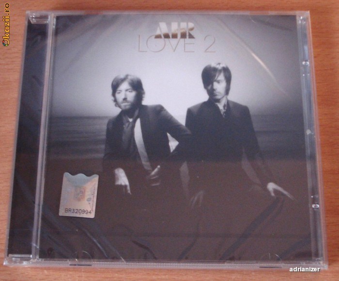 AIR - Love 2 (2009) foto mare