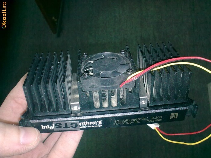 procesor CPU Pentium II 266MHz Slot1 foto mare