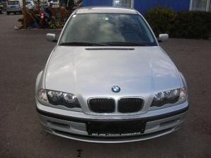 BMW 318i foto mare