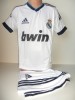 ECHIPAMENTE SPORTIVE COPII ADIDAS FC. REAL MADRID 2013 TRICOU+SORT COMPLEURI