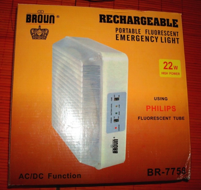 Lampa portabila cu acumulatori reincarcabili pentru drumetii, cabana, cort, cu tub fluorescent, utila si ca lampa de urgenta, se vinde la pret final foto mare Lampa portabila cu acumulatori reincarcabili pentru drumetii, cabana, cort, cu tub fluorescent, utila si ca lampa de urgenta, se vinde la pret final foto mare