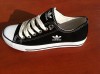 Vand Tenesi Adidas Model Nou LIVRARE GRATUITA IN TOATA TARA