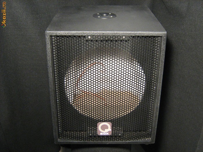 Vand 4 boxe (boxa) de bass 15 inch:2 Celestion,1 Rcf si 1 Fane cu cutiile noi foto mare Vand 4 boxe (boxa) de bass 15 inch:2 Celestion,1 Rcf si 1 Fane cu cutiile noi foto mare