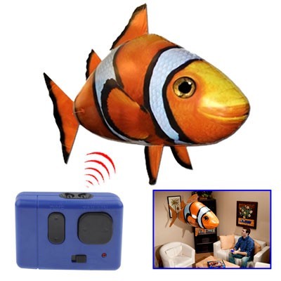 Air Swimmers Pesti zburatori telecomandati umpluti cu heliu foto mare Air Swimmers Pesti zburatori telecomandati umpluti cu heliu foto mare